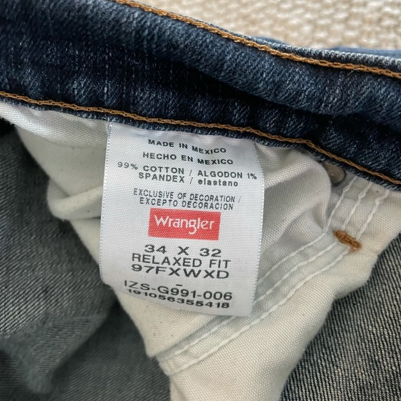 ❤️ SOLD ❤️Wrangler 34x32 Relaxed Fit Dark Wash Jeans - Picture 3 of 7